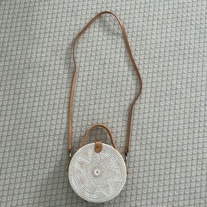COPY - White round Rattan Bag w/ removable shoulder strap (Bembien lookalike)